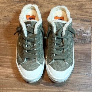 Rocket Dog Olive Sneakers with Cream Accents. Size women’s 10. Great condition.